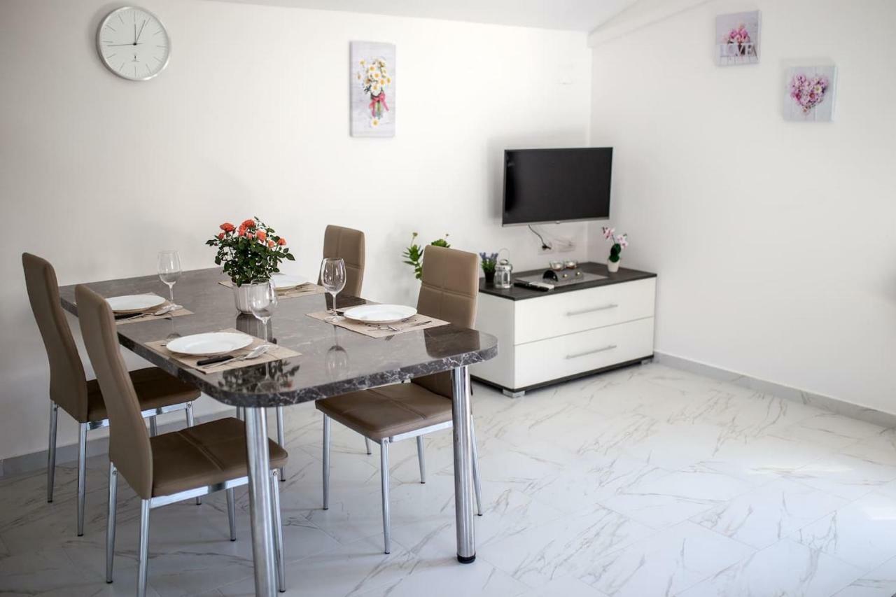 Apartment Podini Брсеч Екстер'єр фото